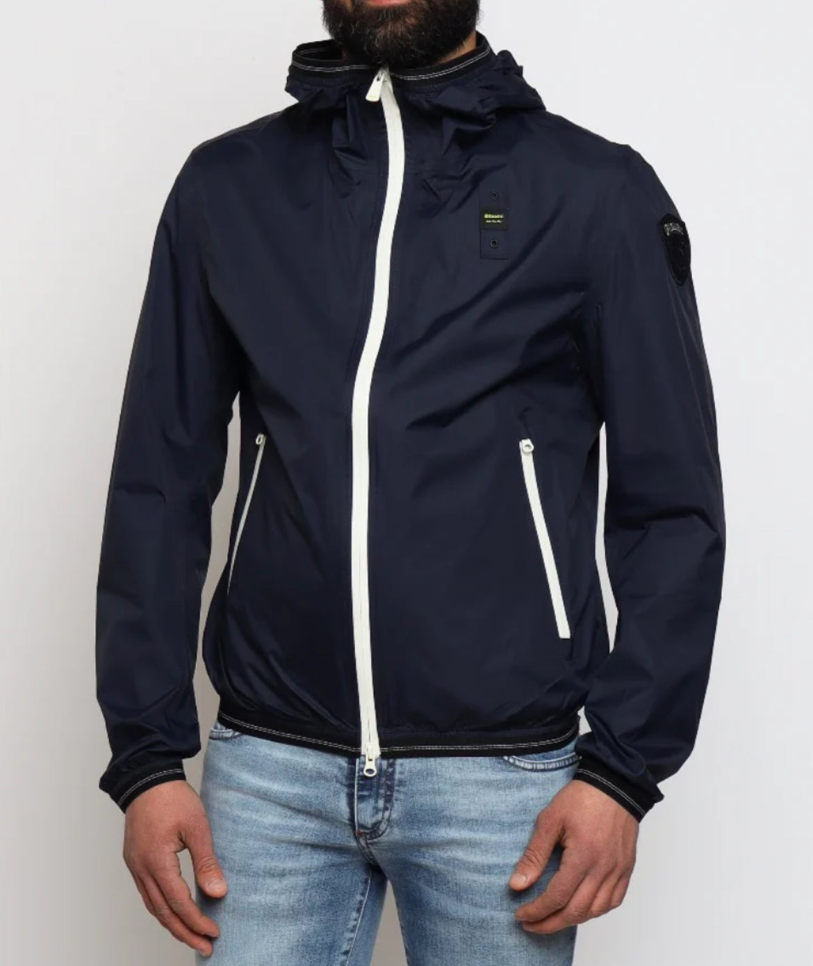 Blauer giubbotto uomo liscio logo sul braccio